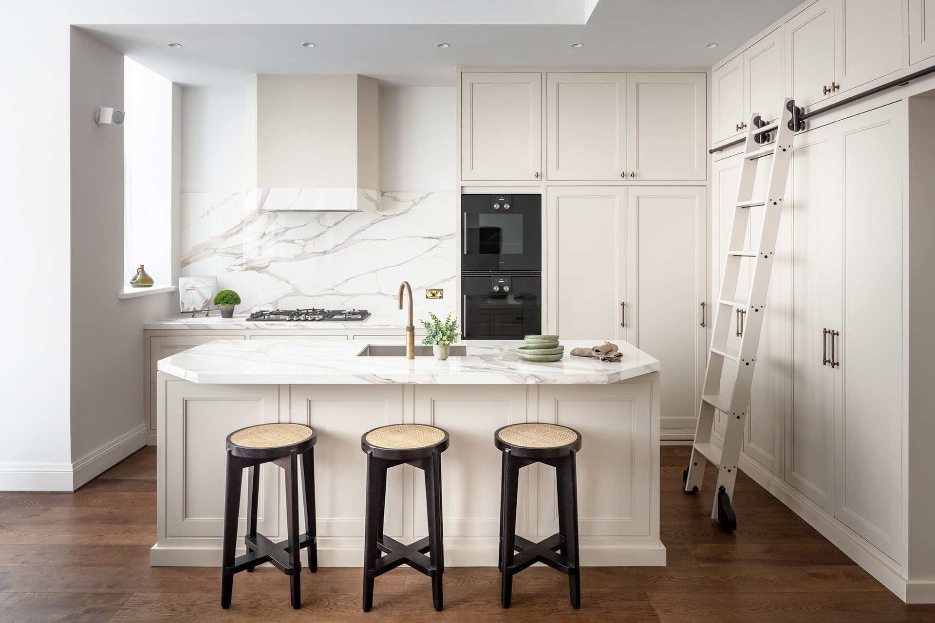 Mount Street kitchen by Cochrane Design
